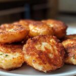 Krokante aardappelkoekjes met kaas