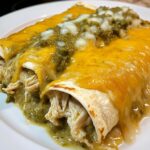 Romige enchilada’s met kip en groene chili
