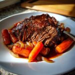 Slowcooker pot roast met rode wijn