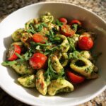 kip pasta pesto salade
