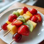 fruitspiesjes traktatie: heerlijke en kleurrijke fruitcombinaties