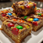 Halloween M&M Koekrepen: Gemakkelijke en feestelijke traktatie