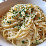 Pasta met Romige Knoflooksaus: Eenvoudig en heerlijk romig gerecht