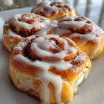 Zelfgemaakte Kaneelbroodjes: Perfecte geurige broodjes voor elk moment